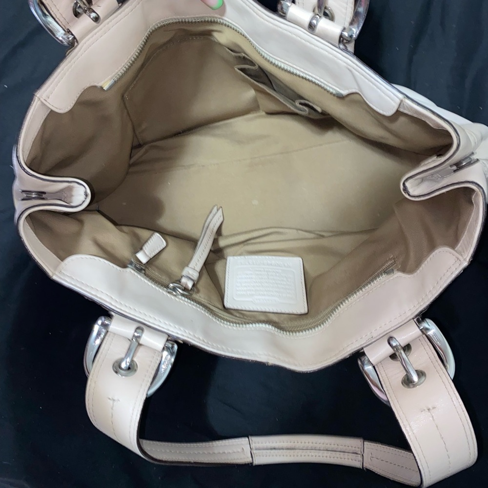 Coach Cream Leather Shoulder Bag - Picture 8 of 15